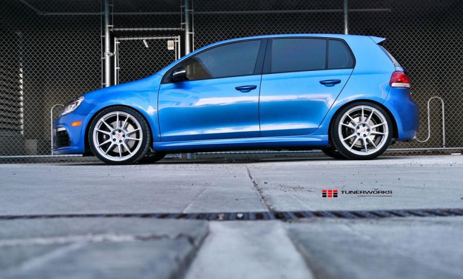  Volkswagen Golf R P44SC by HRE 2012 года  (фото 3 из 4)